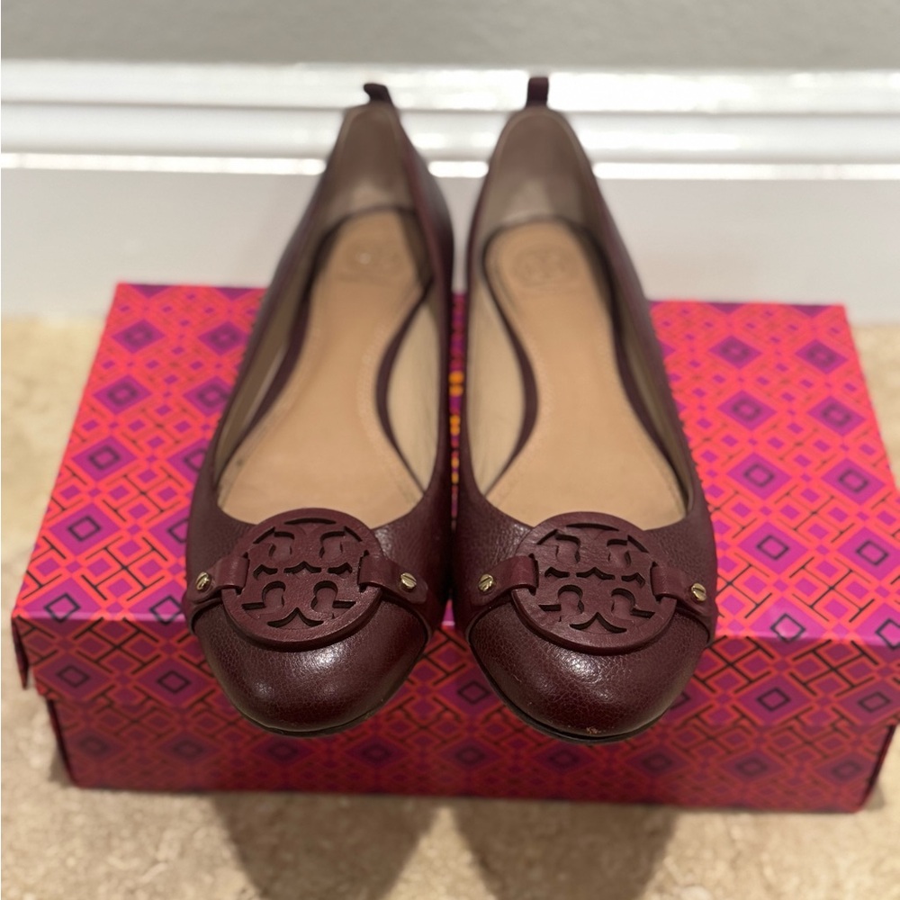 Tory Burch flats. Great condition! Only worn a few times